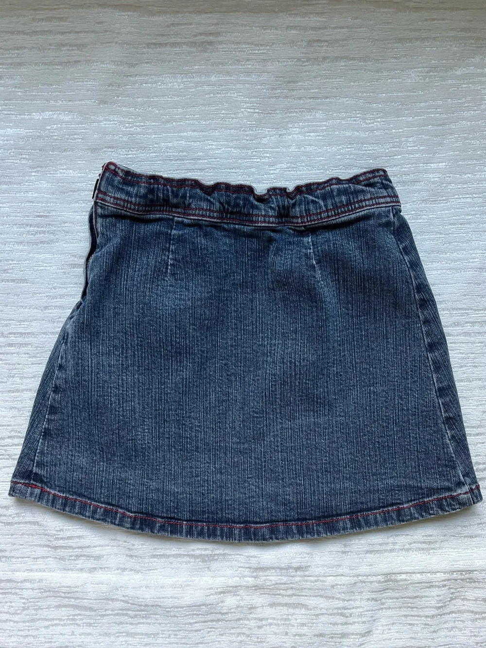 Size 3 Toddler Gymboree A line Denim Skirt with Red Heart Drawstring side zipper
